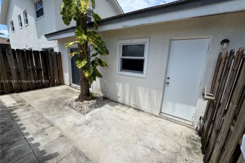 Apartamento en alquiler en Fort Lauderdale, Florida, 2 dormitorios, 74.32 m2 № 1775906 - foto 17