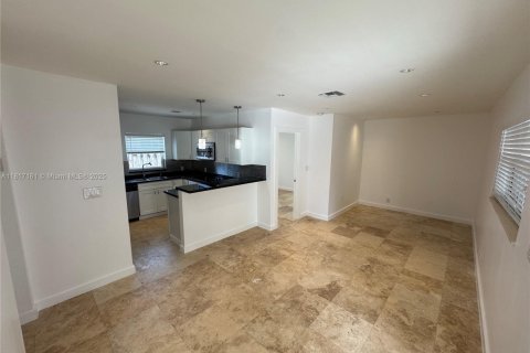 Apartamento en alquiler en Fort Lauderdale, Florida, 2 dormitorios, 74.32 m2 № 1775906 - foto 5