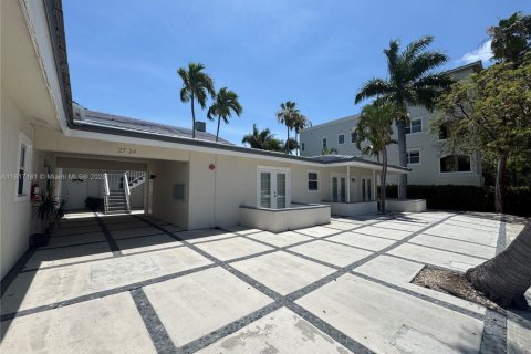 Apartamento en alquiler en Fort Lauderdale, Florida, 2 dormitorios, 74.32 m2 № 1775906 - foto 3