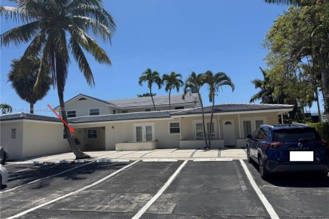Apartamento en alquiler en Fort Lauderdale, Florida, 2 dormitorios, 74.32 m2 № 1775906 - foto 2