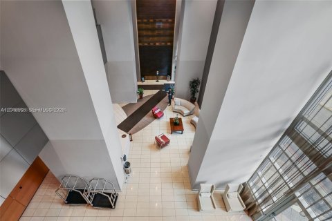 Condo in Miami, Florida, 1 bedroom  № 2173077 - photo 4
