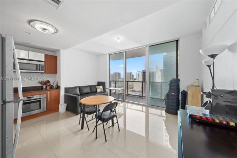 Condo in Miami, Florida, 1 bedroom  № 2173077 - photo 11