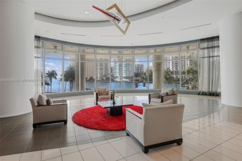 Condo in Miami, Florida, 1 bedroom  № 2173077 - photo 5