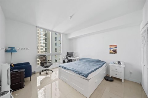 Condo in Miami, Florida, 1 bedroom  № 2173077 - photo 9