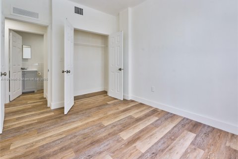 Apartment in Miami, Florida 2 bedrooms, 62.43 sq.m. № 1953879 - photo 1