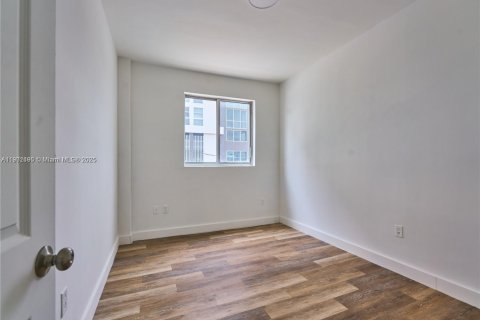 Apartment in Miami, Florida 2 bedrooms, 62.43 sq.m. № 1953879 - photo 8