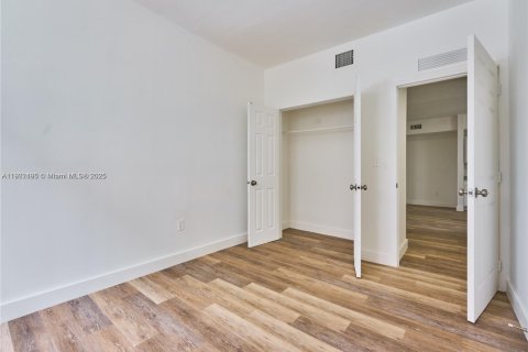 Apartment in Miami, Florida 2 bedrooms, 62.43 sq.m. № 1953879 - photo 2