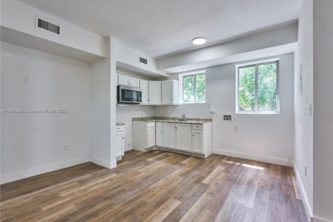 Apartment in Miami, Florida 2 bedrooms, 62.43 sq.m. № 1953879 - photo 7