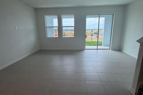 Touwnhouse à louer à Davenport, Floride: 3 chambres, 166.02 m2 № 2102088 - photo 3