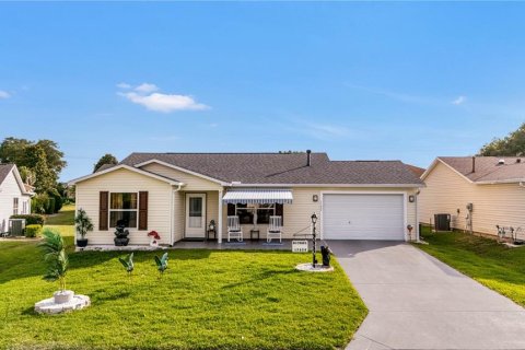 House in The Villages, Florida 2 bedrooms, 106.65 sq.m. № 2100591