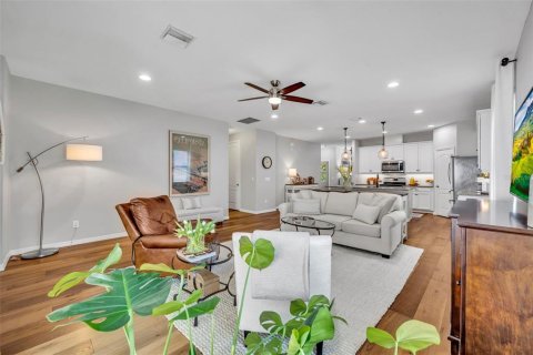 House in Winter Garden, Florida 3 bedrooms, 183.85 sq.m. № 1899125 - photo 24