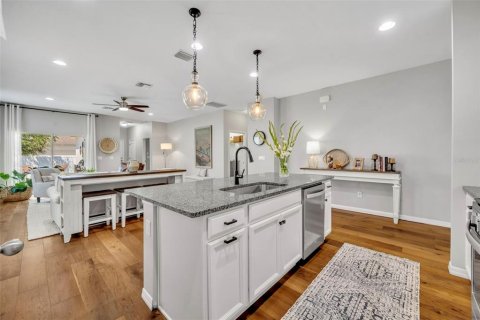 House in Winter Garden, Florida 3 bedrooms, 183.85 sq.m. № 1899125 - photo 15