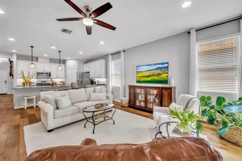 House in Winter Garden, Florida 3 bedrooms, 183.85 sq.m. № 1899125 - photo 25