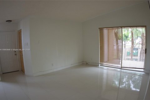 Copropriété à louer à Miami, Floride: 2 chambres, 82.78 m2 № 1929277 - photo 23