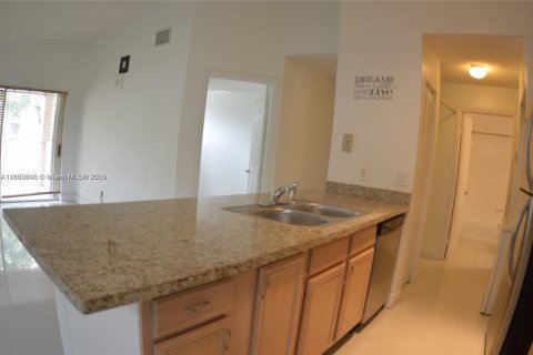 Copropriété à louer à Miami, Floride: 2 chambres, 82.78 m2 № 1929277 - photo 10