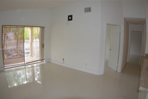 Copropriété à louer à Miami, Floride: 2 chambres, 82.78 m2 № 1929277 - photo 7
