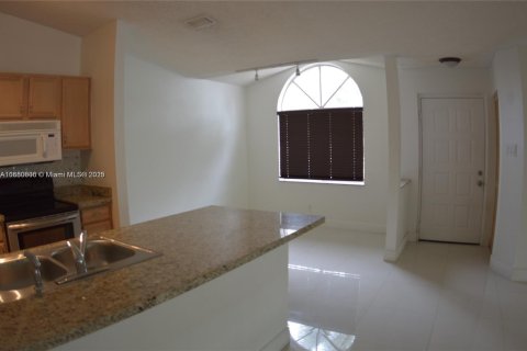 Copropriété à louer à Miami, Floride: 2 chambres, 82.78 m2 № 1929277 - photo 12