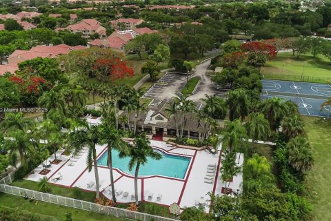 Copropriété à louer à Miami, Floride: 2 chambres, 82.78 m2 № 1929277 - photo 28