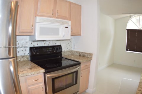 Copropriété à louer à Miami, Floride: 2 chambres, 82.78 m2 № 1929277 - photo 11