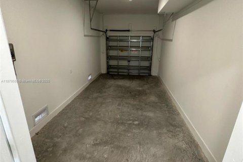 Villa ou maison à louer à Florida City, Floride: 5 chambres, 176.7 m2 № 1921395 - photo 11