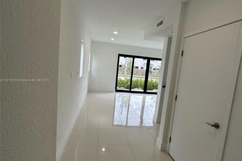 Villa ou maison à louer à Florida City, Floride: 5 chambres, 176.7 m2 № 1921395 - photo 6