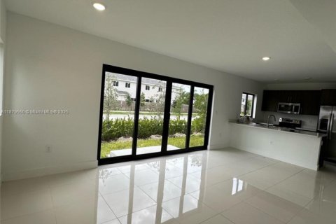 Villa ou maison à louer à Florida City, Floride: 5 chambres, 176.7 m2 № 1921395 - photo 8