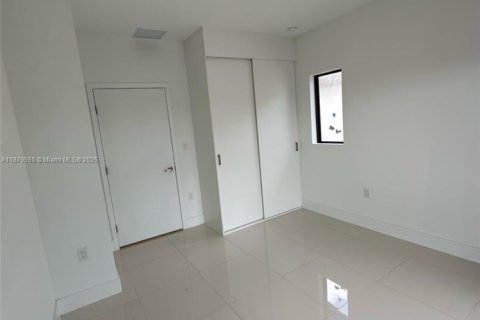 Villa ou maison à louer à Florida City, Floride: 5 chambres, 176.7 m2 № 1921395 - photo 17