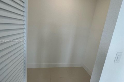 Villa ou maison à louer à Florida City, Floride: 5 chambres, 176.7 m2 № 1921395 - photo 28