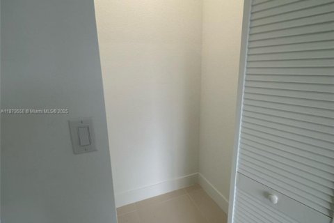 Villa ou maison à louer à Florida City, Floride: 5 chambres, 176.7 m2 № 1921395 - photo 21