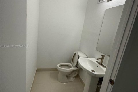 Villa ou maison à louer à Florida City, Floride: 5 chambres, 176.7 m2 № 1921395 - photo 5