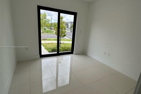 Villa ou maison à louer à Florida City, Floride: 5 chambres, 176.7 m2 № 1921395 - photo 4