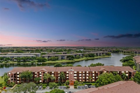 Condo in Pembroke Pines, Florida, 2 bedrooms  № 1855324 - photo 20