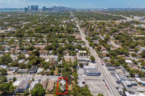 Commercial property in Miami, Florida 153.29 sq.m. № 1976783 - photo 11