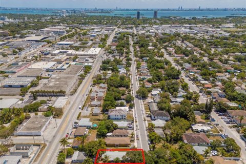 Commercial property in Miami, Florida 153.29 sq.m. № 1976783 - photo 9
