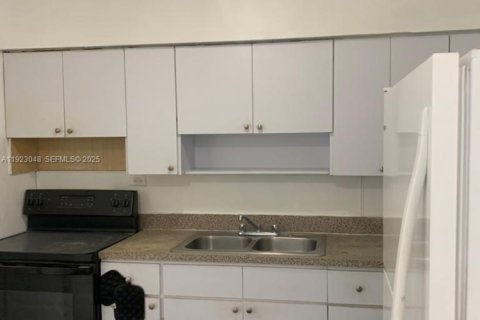 Commercial property in Miami, Florida 153.29 sq.m. № 1976783 - photo 19