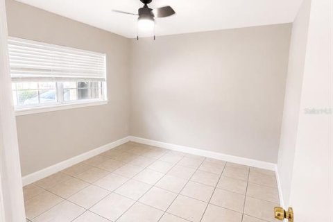Condo in Orlando, Florida, 2 bedrooms № 2229303 - photo 8
