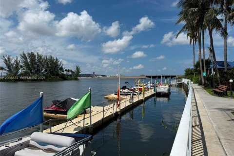 Copropriété à vendre à Miami, Floride: 2 chambres, 85.75 m2 № 2264091 - photo 21