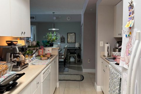 Copropriété à vendre à Miami, Floride: 2 chambres, 85.75 m2 № 2264091 - photo 6
