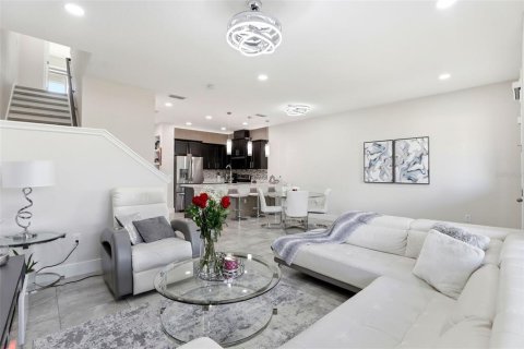 Touwnhouse à vendre à Kissimmee, Floride: 3 chambres, 148.92 m2 № 2141491 - photo 9