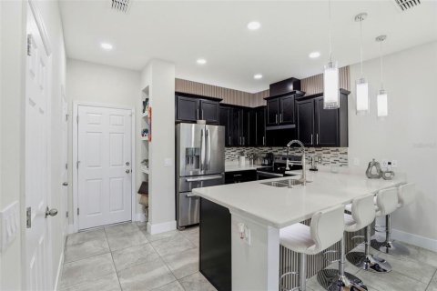 Touwnhouse à vendre à Kissimmee, Floride: 3 chambres, 148.92 m2 № 2141491 - photo 12