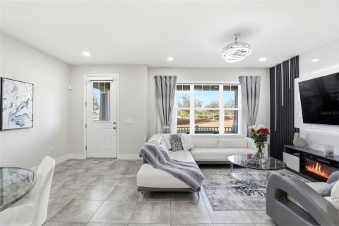 Touwnhouse à vendre à Kissimmee, Floride: 3 chambres, 148.92 m2 № 2141491 - photo 8