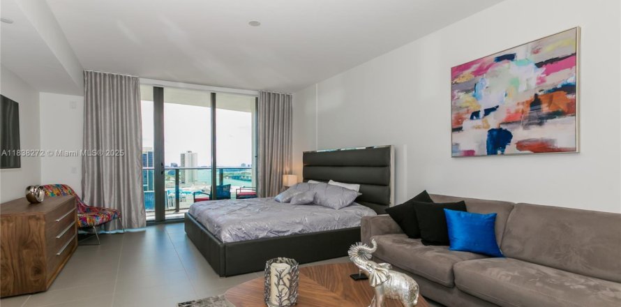 Estudio en el Condominio en Miami, Florida № 1828724