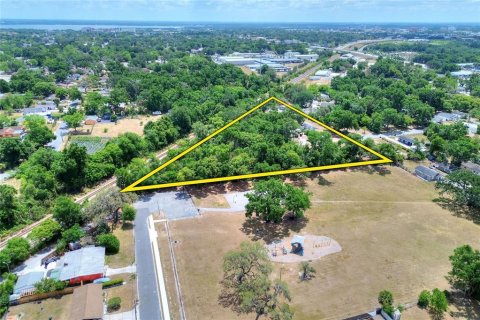 Propiedad comercial en venta en Lakeland, Florida, 227.98 m2 № 1681243 - foto 2