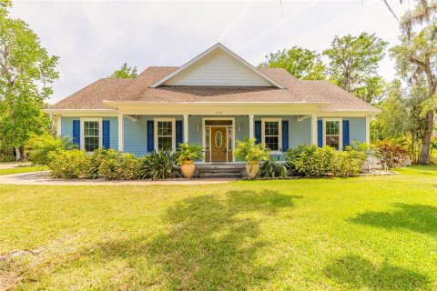 House in New Smyrna Beach, Florida 4 bedrooms, 219.81 sq.m. № 1648121 - photo 1