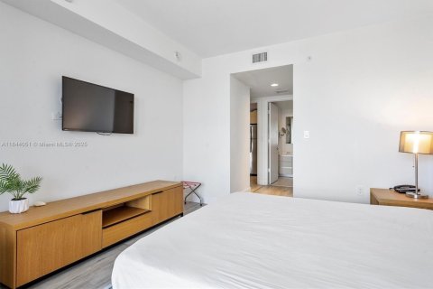 Hôtel, hôtellerie à vendre à Hallandale Beach, Floride: 2 chambres, 95.5 m2 № 1940512 - photo 12