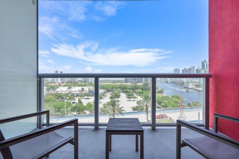 Hôtel, hôtellerie à vendre à Hallandale Beach, Floride: 2 chambres, 95.5 m2 № 1940512 - photo 15