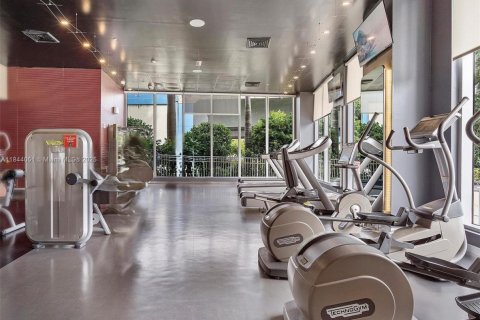 Hôtel, hôtellerie à vendre à Hallandale Beach, Floride: 2 chambres, 95.5 m2 № 1940512 - photo 27