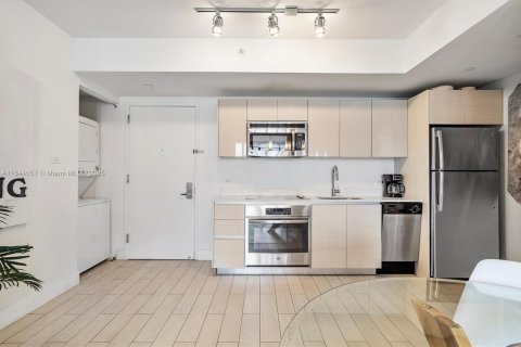 Hôtel, hôtellerie à vendre à Hallandale Beach, Floride: 2 chambres, 95.5 m2 № 1940512 - photo 7