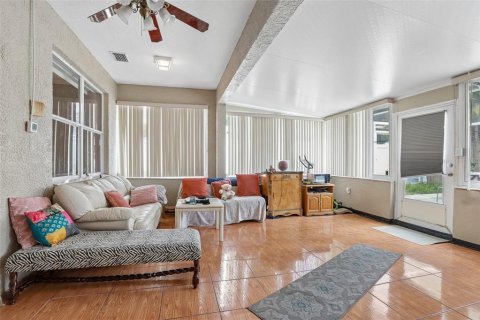 Villa ou maison à vendre à Tampa, Floride: 3 chambres, 204.38 m2 № 2149201 - photo 24