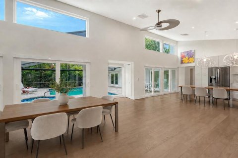Villa ou maison à vendre à Sarasota, Floride: 4 chambres, 261.98 m2 № 2100596 - photo 12